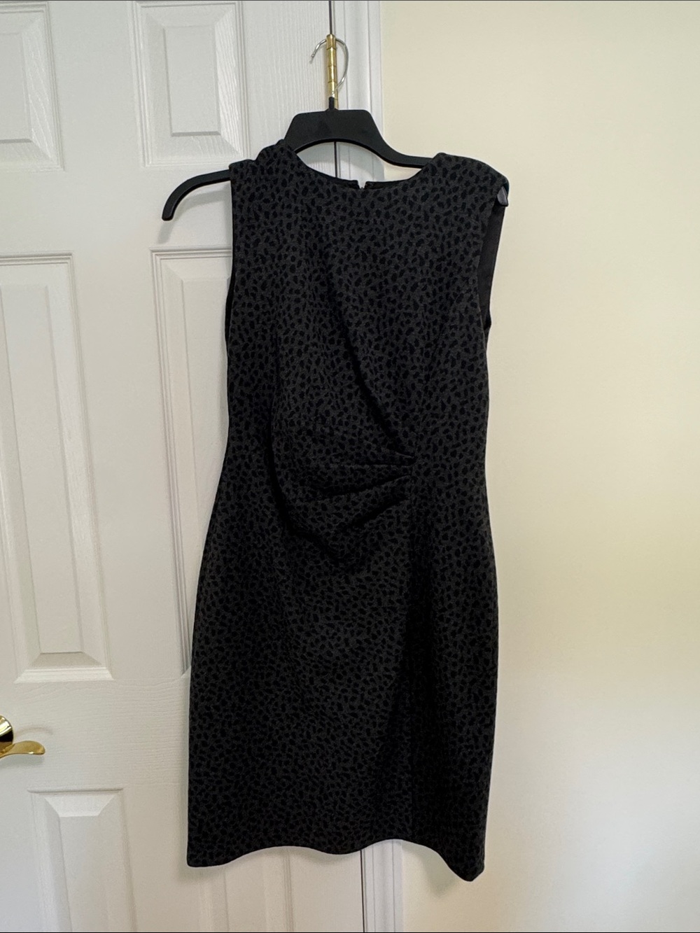 Tahari Black Textured Sleeveless Sheath Dress